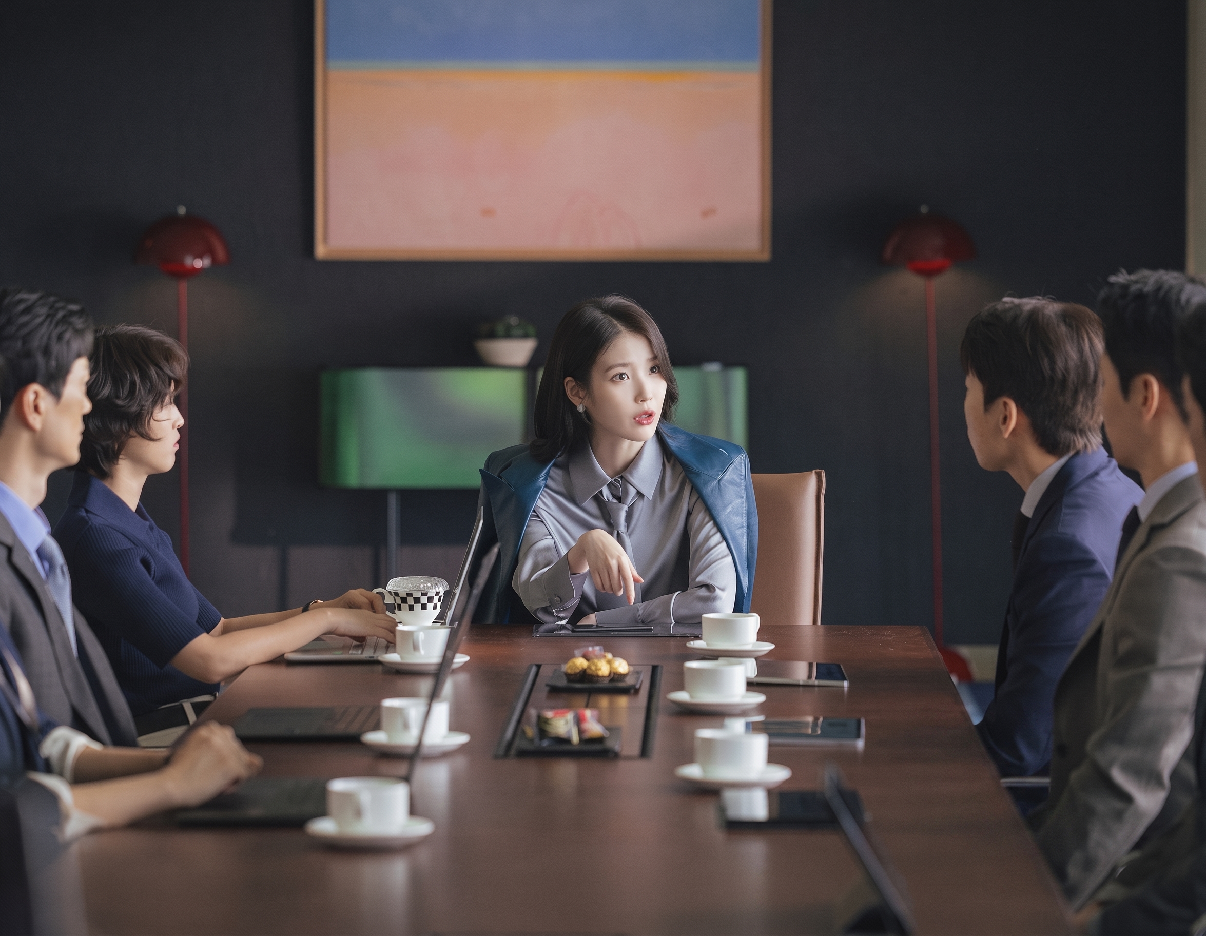 드라마 스틸컷에서 자신의 선택을 단호하게 발화하는 성희주